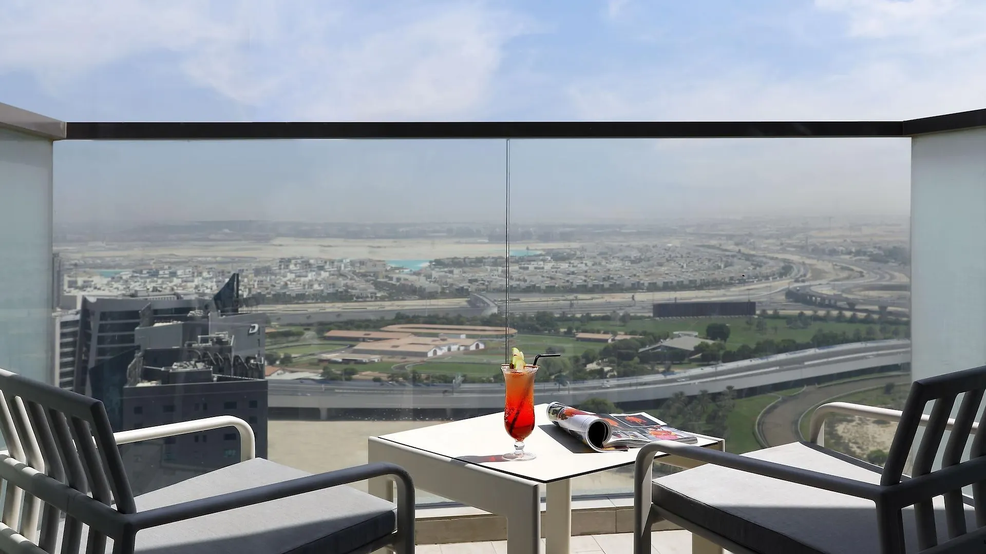 Aparthotel Millennium Atria Business Bay Dubai